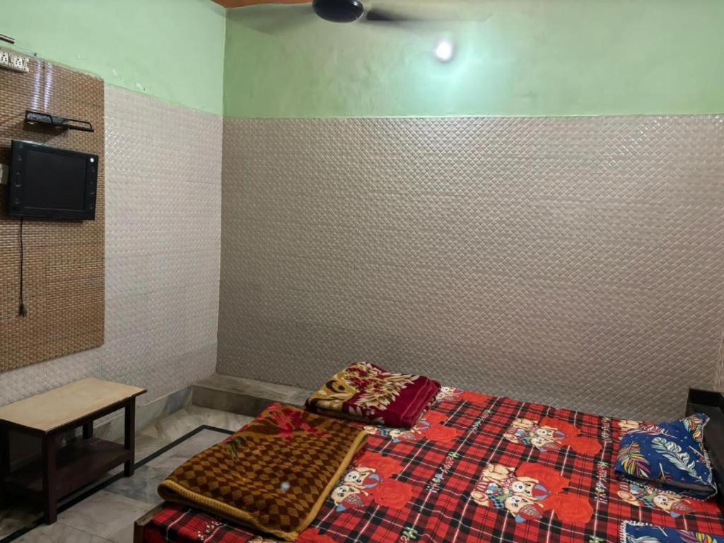 Maatu Shri Comfort Stay-Guest House Mathura Eksteriør bilde